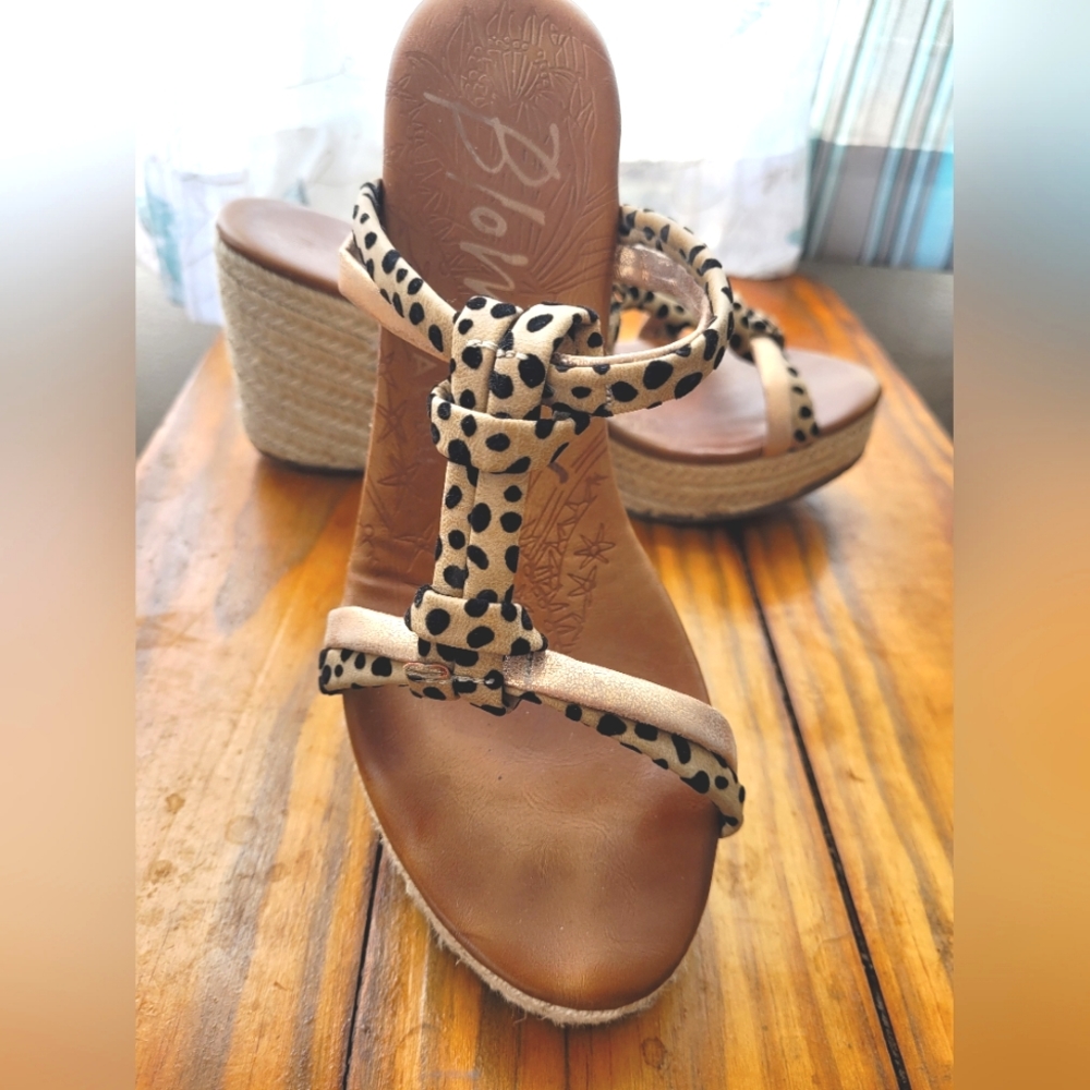 Wedge sandals